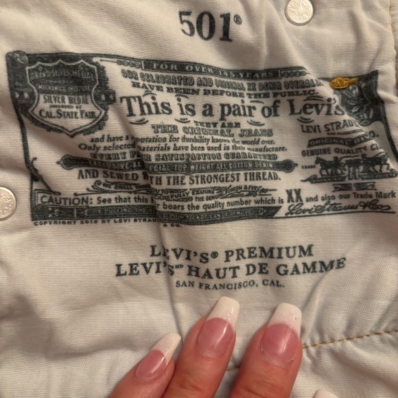 Levi’s 501 denim cut off shorts. - Picture 9 of 9